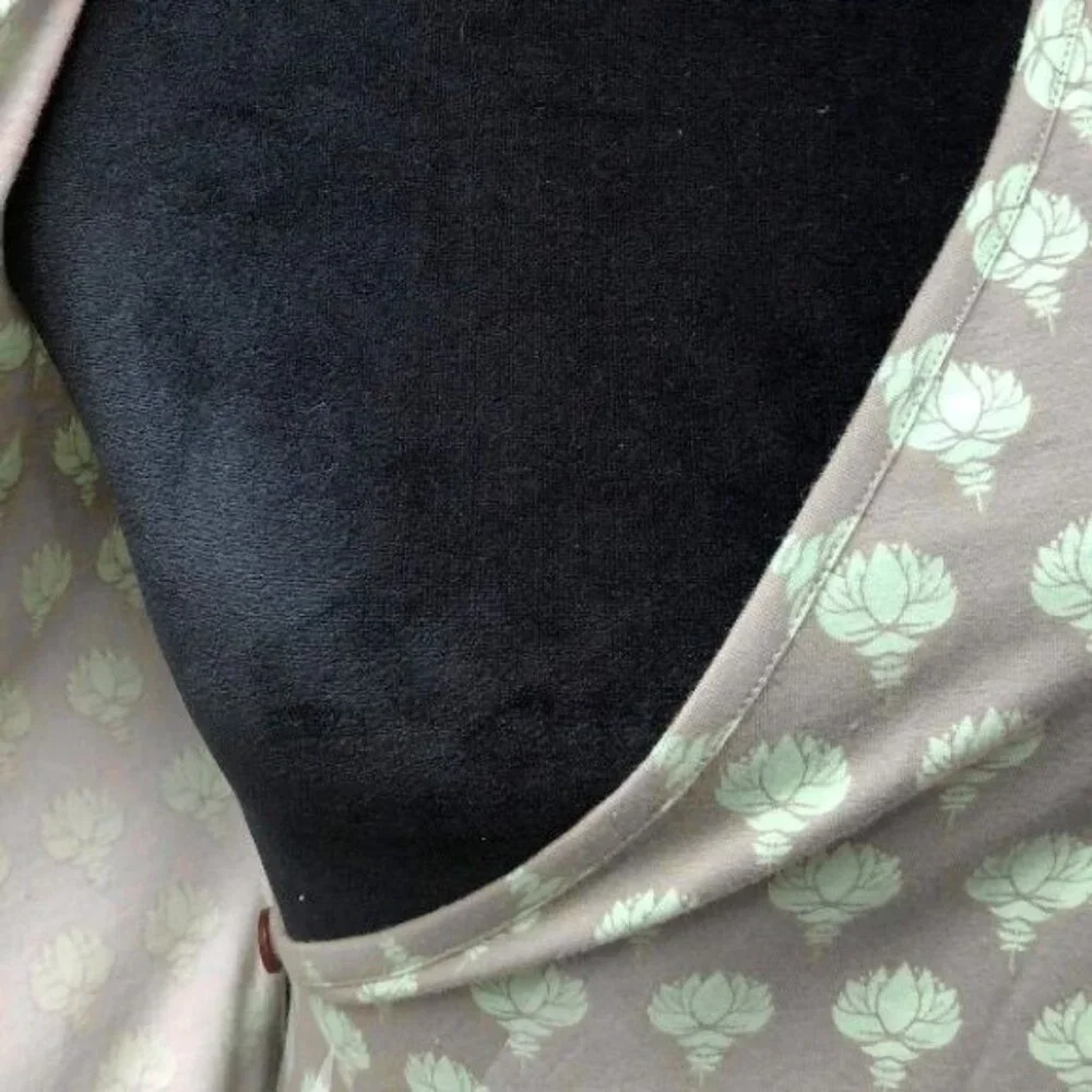 Synergy Organic Cotton Clothing Lotus Classic Wrap Dress | Extra Small - Picture 4 of 8